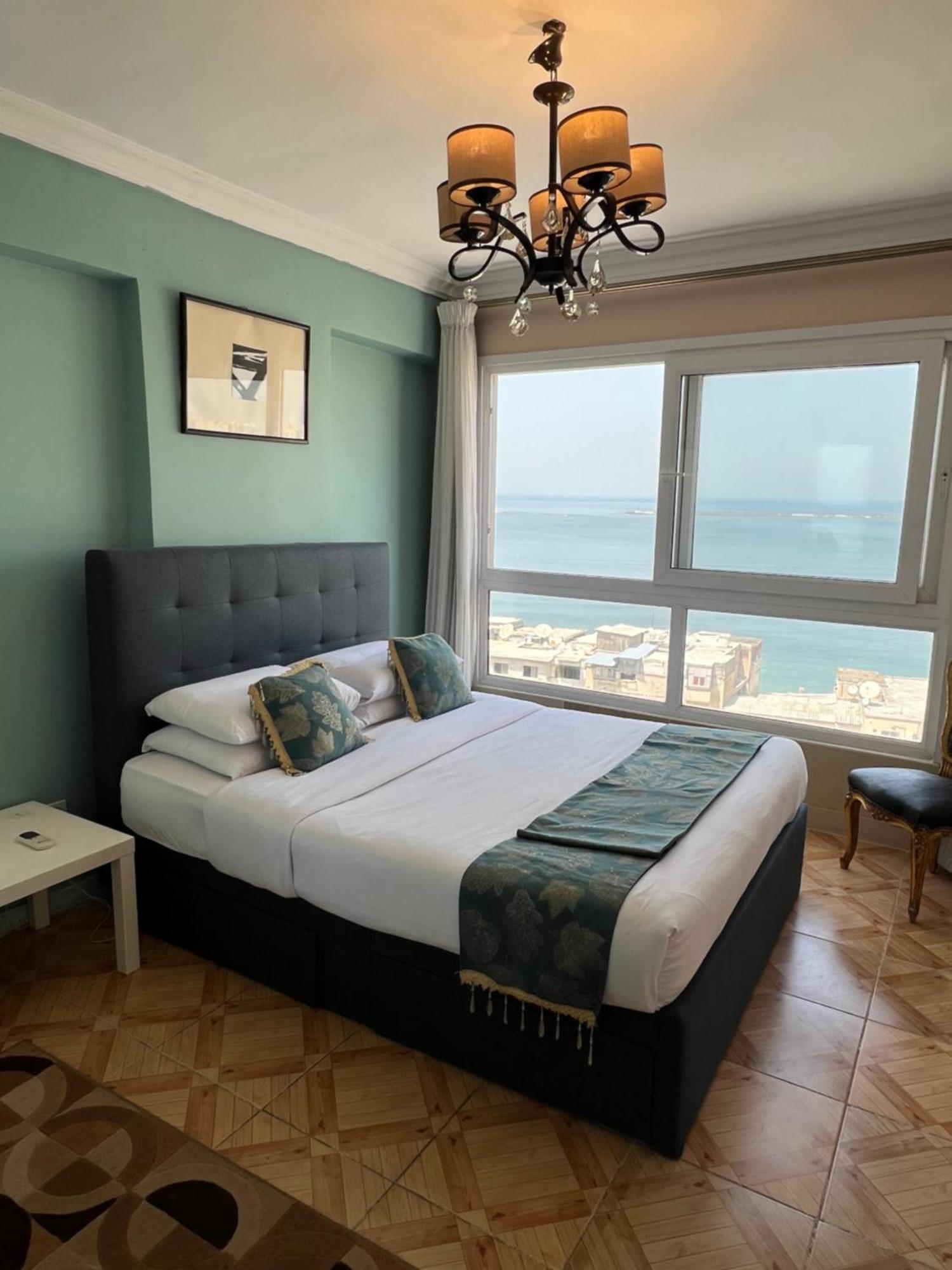 Downtown Sea View * Aleksandria